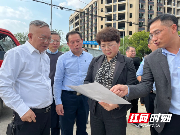 微信图片_20240409093307.jpg 周迎春在邵阳市区视察市级政府投资重点项目建设情况(图1)