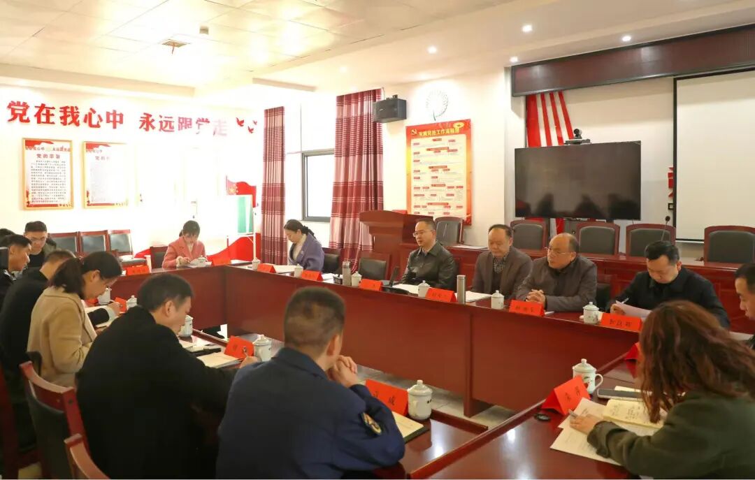 张龚带队调研“城市管理进社区”试点工作(图1)