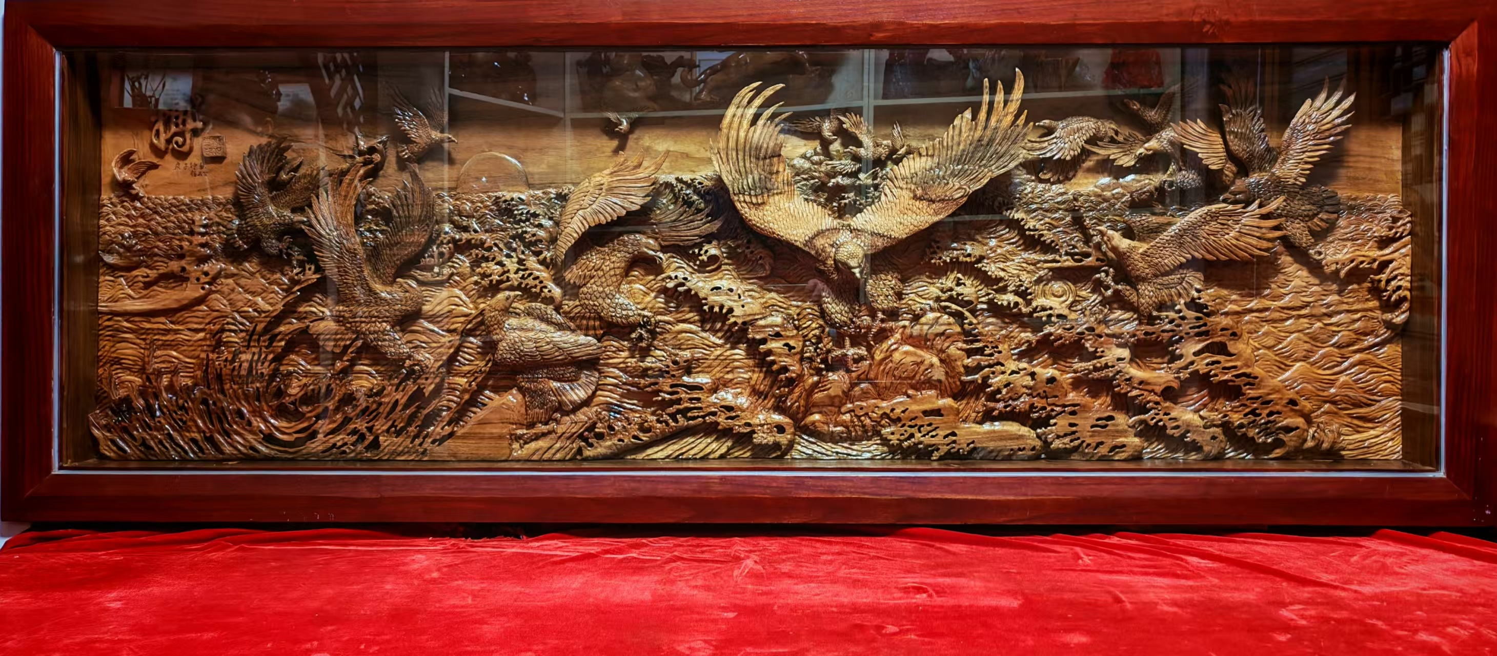 杨石生小叶樟木雕作品《博》(图1)