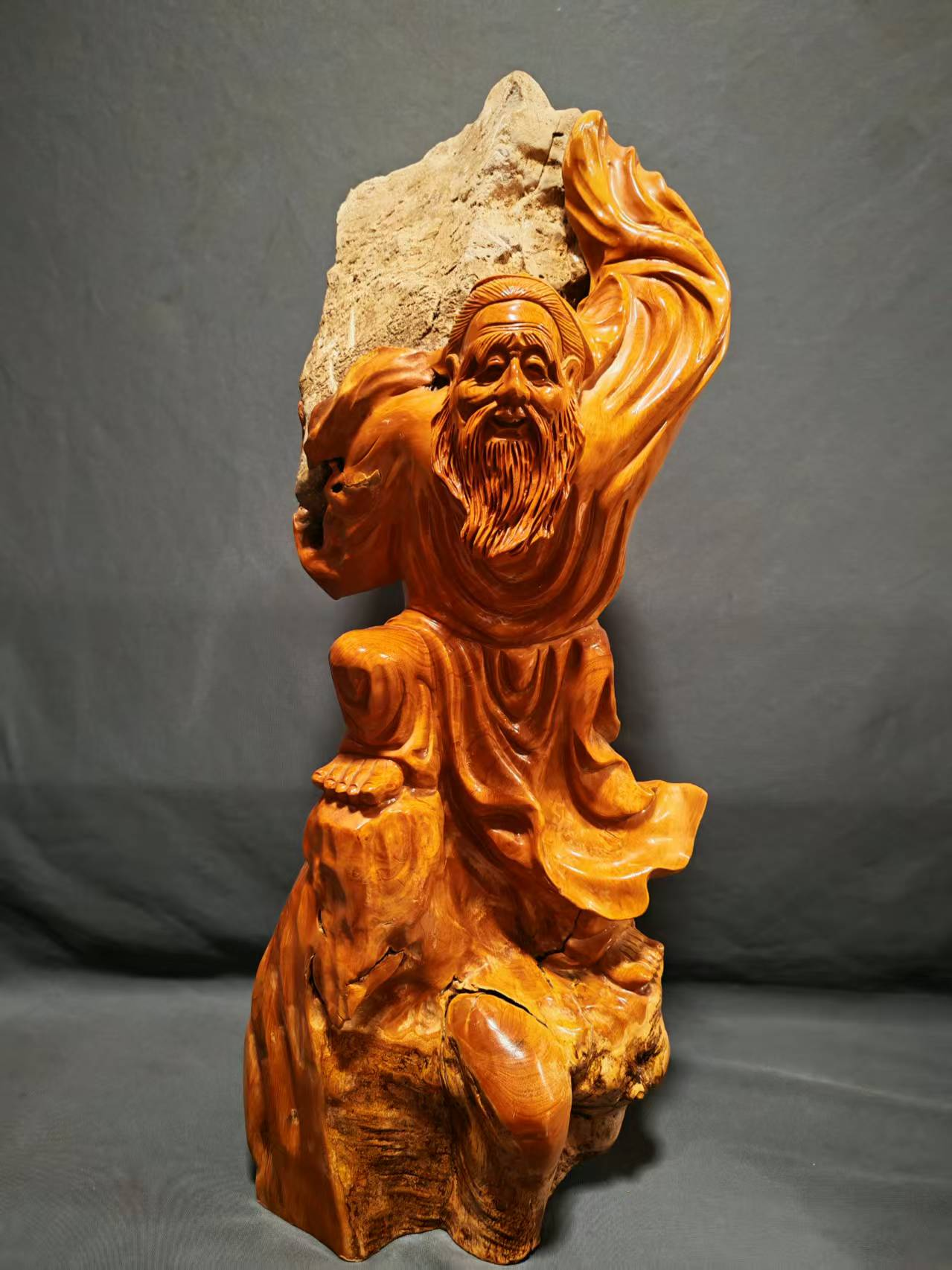 杨石生黄杜鹃根雕作品《愚公移山》(图1)